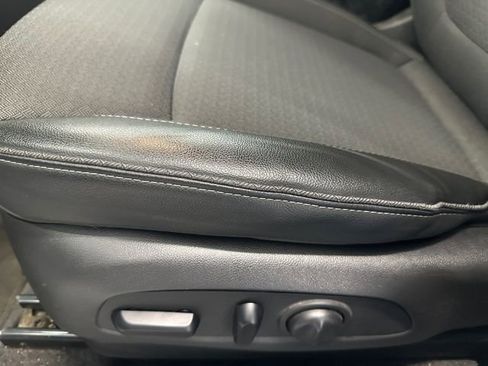 Used 2023 Buick Encore GX Preferred w/ Cold Weather Comfort Package FWD image 17