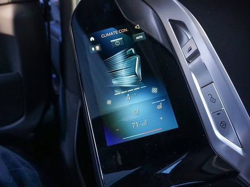 Used 2023 BMW 760i xDrive w/ Parking Assistance Package image 57