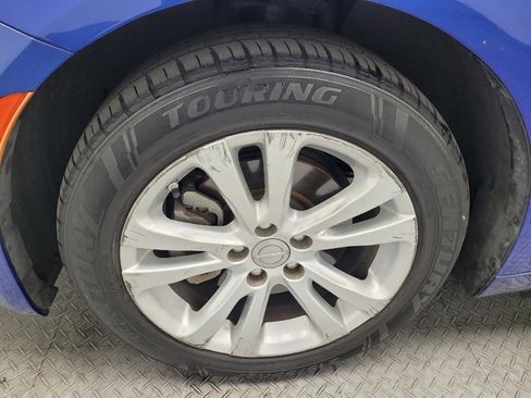Used 2015 Chrysler 200 Limited FWD image 31