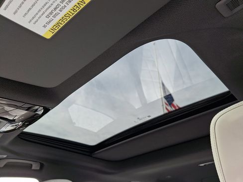 New 2026 BMW i5 eDrive40 w/ M Sport Package image 9