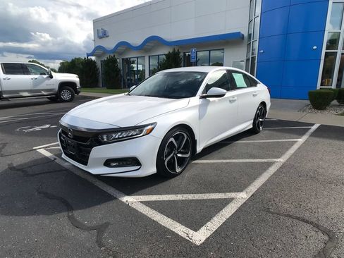 Used 2020 Honda Accord Sport image 3