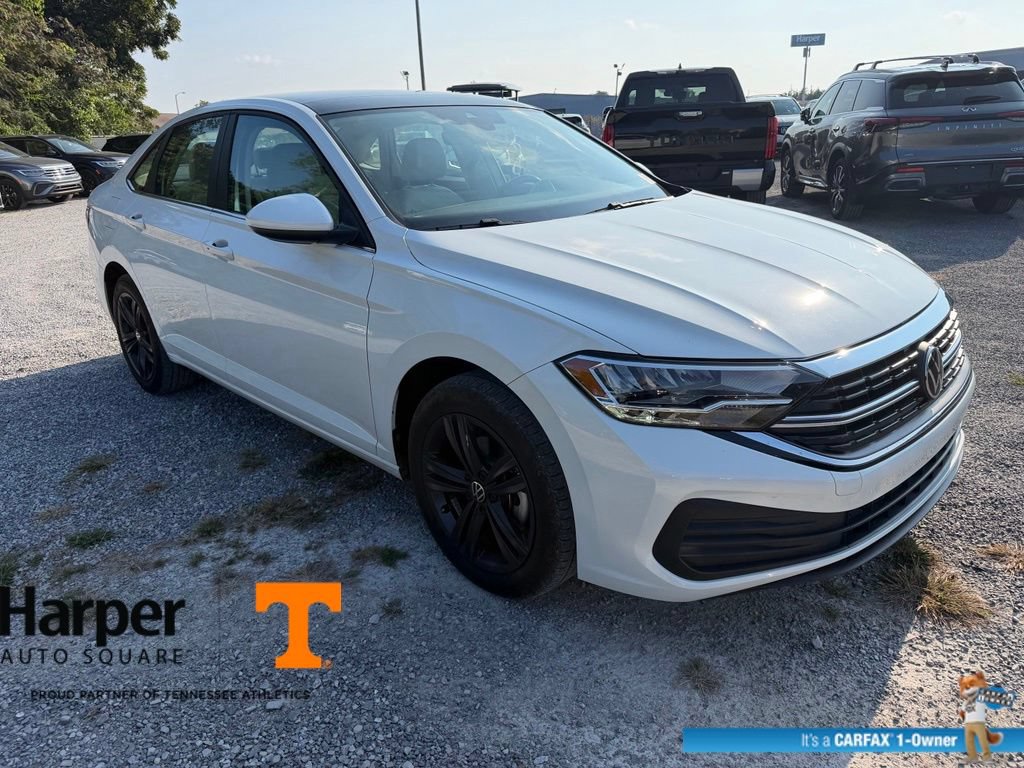 Used 2024 Volkswagen Jetta SE w/ Panoramic Sunroof Package FWD image 7