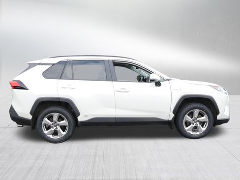 Used 2021 Toyota RAV4 XLE Premium AWD/4WD image 8