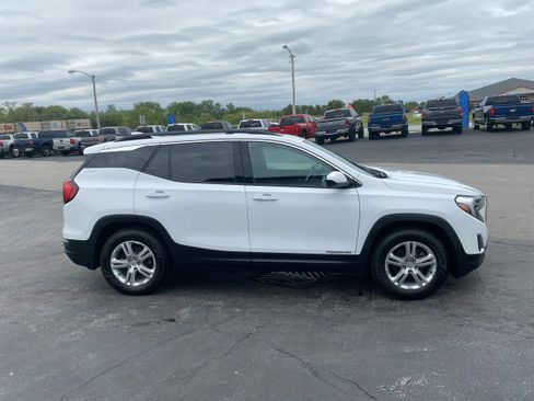 Used 2018 GMC Terrain SLE w/ Driver Convenience Package FWD image 7