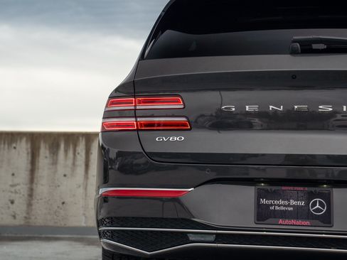 Used 2025 Genesis GV80 3.5T Prestige AWD/4WD image 9