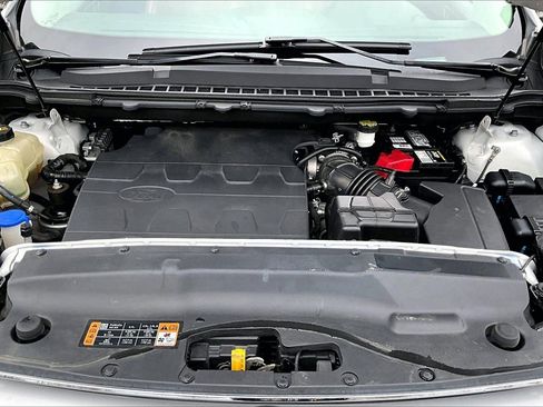 Used 2018 Ford Edge Titanium w/ Equipment Group 301A image 38
