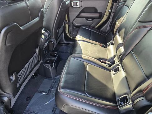 New 2025 Jeep Gladiator Rubicon image 9