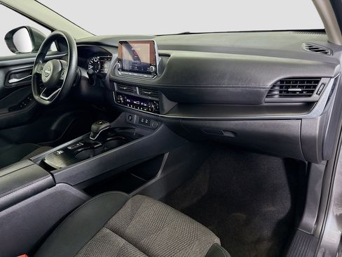 Used 2024 Nissan Rogue SV FWD image 30