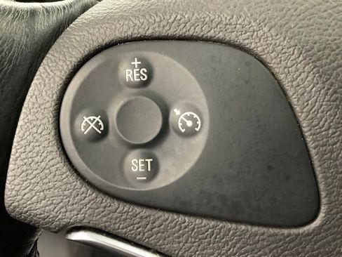 Used 2018 Chevrolet Impala LT FWD image 15