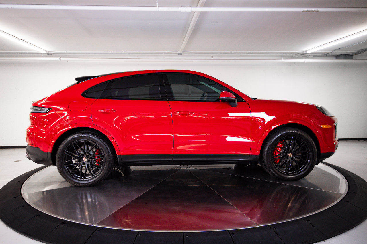 Certified 2026 Porsche Cayenne S AWD/4WD image 8