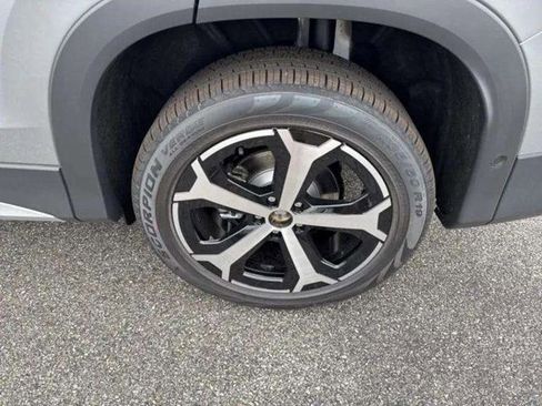 New 2025 Volkswagen Tiguan SE image 10