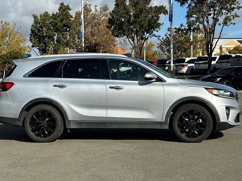 Used 2020 Kia Sorento EX image 3