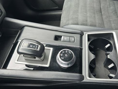 Used 2024 Mitsubishi Outlander SE Black Edition FWD image 15