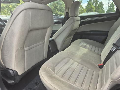 Used 2019 Ford Fusion S FWD image 18