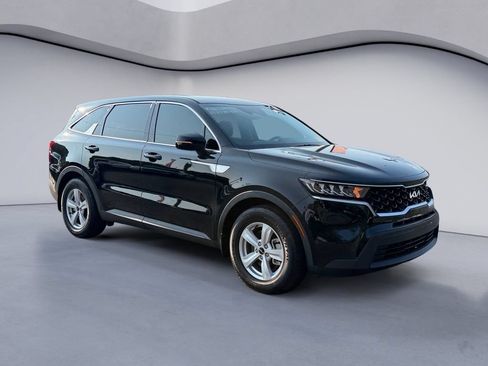 Used 2023 Kia Sorento LX FWD image 7