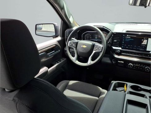 Used 2025 Chevrolet Silverado 1500 LT AWD/4WD image 10