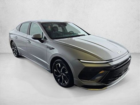 Used 2025 Hyundai Sonata SEL image 3