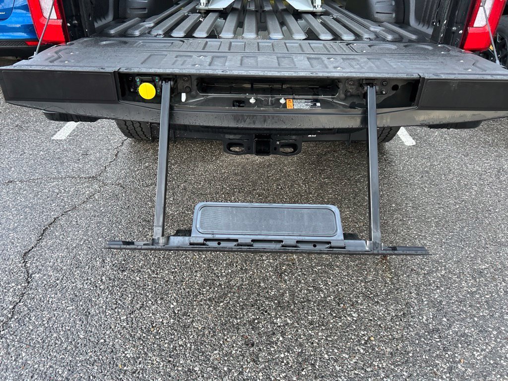 Used 2025 Ford F350 Platinum AWD/4WD image 8