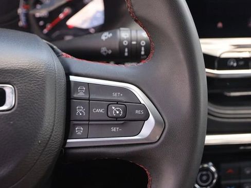 Used 2024 Jeep Compass Trailhawk AWD/4WD image 12