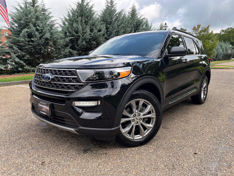 Used 2020 Ford Explorer XLT w/ Equipment Group 202A AWD/4WD image 52