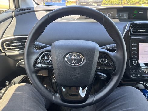 Used 2020 Toyota Prius XLE w/ Advanced Technology Package AWD/4WD image 17