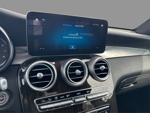 Used 2020 Mercedes-Benz GLC 300 image 25
