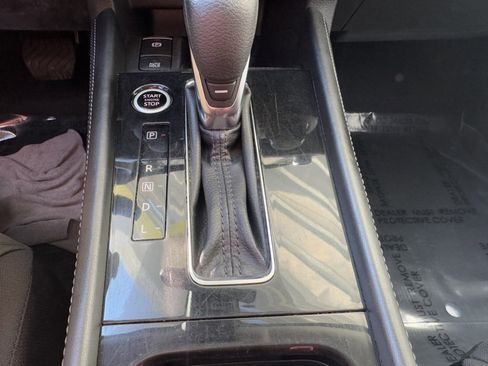 Used 2021 Nissan Kicks SV image 27