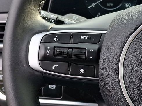 Certified 2025 Kia Sportage SX image 24