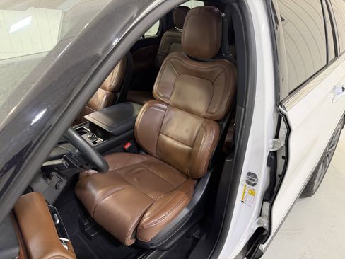 Used 2021 Lincoln Aviator Reserve w/ Equipment Group 202A AWD/4WD image 11