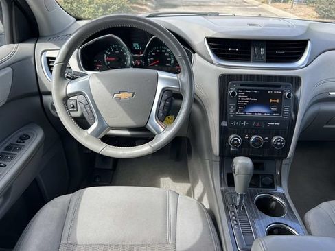 Used 2014 Chevrolet Traverse LT FWD image 12