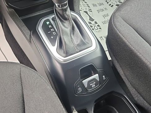 Used 2023 Jeep Renegade Latitude image 22