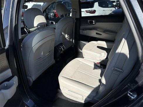 Used 2022 Kia Sorento SX image 17