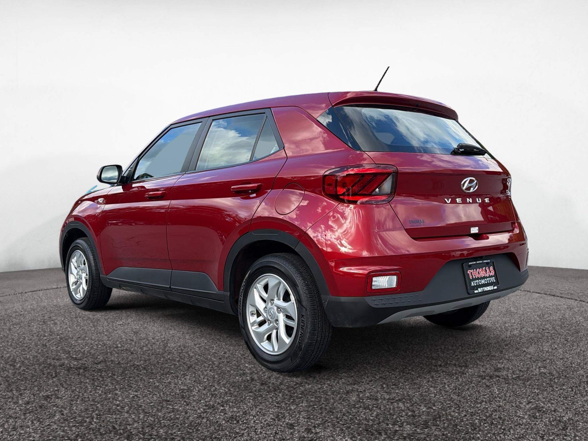 Certified 2025 Hyundai Venue SE FWD image 5
