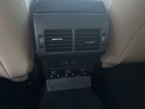 Used 2018 Jaguar F-PACE Premium image 22