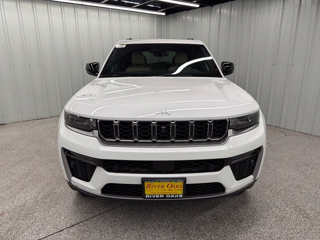 New 2026 Jeep Grand Cherokee Limited w/ Luxury Tech Group II AWD/4WD image 2