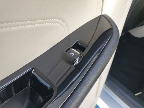 Used 2020 Ford Edge Titanium w/ Equipment Group 301A image 18