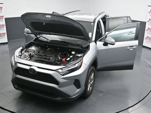 Used 2024 Toyota RAV4 XLE FWD image 40