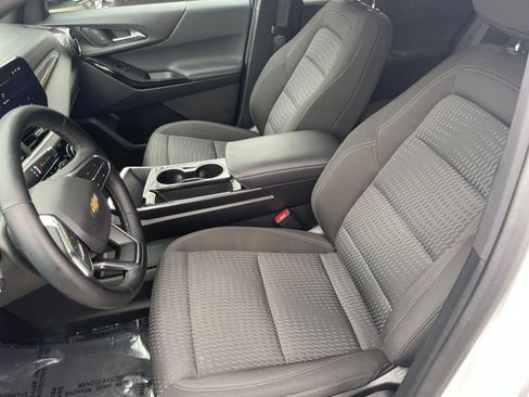 Used 2025 Chevrolet Equinox LT image 32