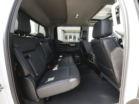 Used 2024 GMC Sierra 1500 Denali w/ Technology Package AWD/4WD image 42