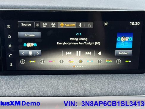 Certified 2025 Nissan Kicks SV AWD/4WD image 36