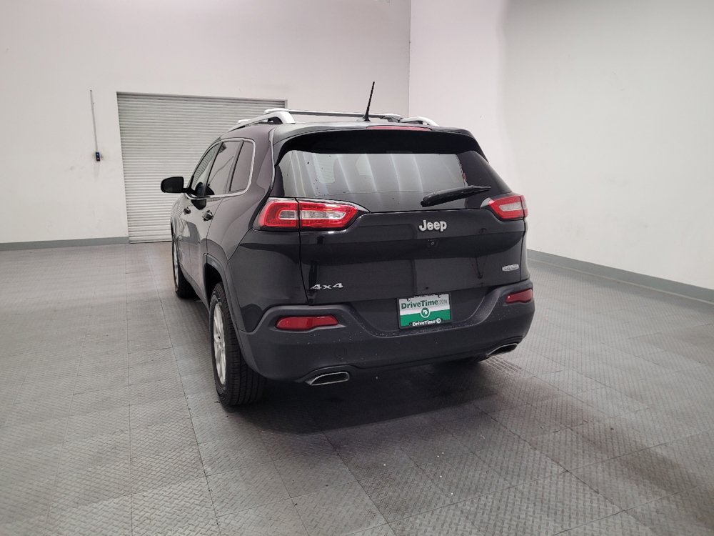 Used 2015 Jeep Cherokee Latitude w/ Cold Weather Group AWD/4WD image 6