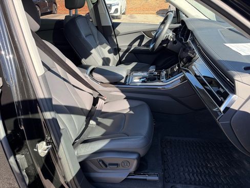 Certified 2024 Audi Q7 3.0T Prestige image 28