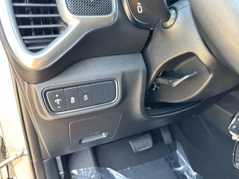 Used 2024 Kia Soul LX w/ Option Group 015 FWD image 30