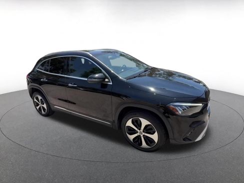 Used 2025 Mercedes-Benz GLA 250 image 2