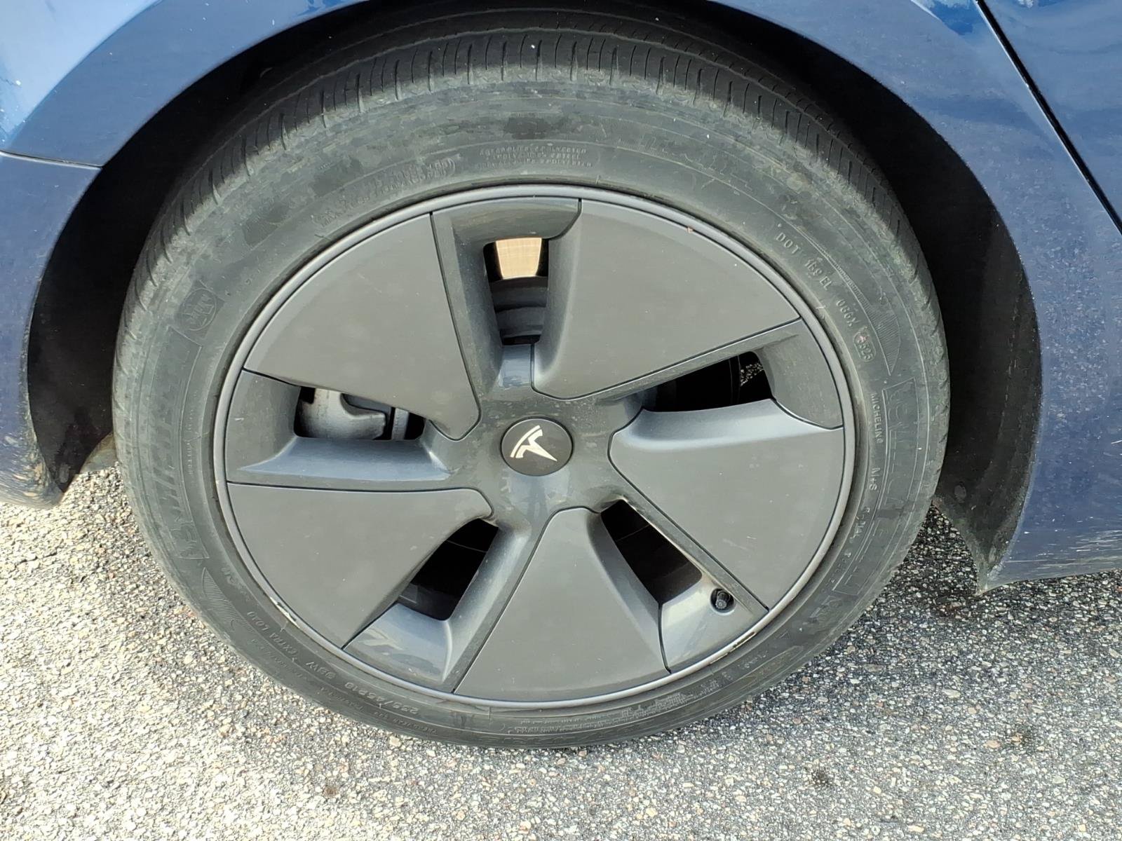 Used 2023 Tesla Model 3 Standard Range RWD image 7