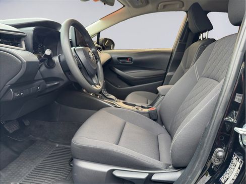 Used 2024 Toyota Corolla LE w/ LE Convenience Package image 9