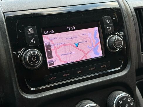 Used 2021 RAM ProMaster 2500 w/ Convenience Group image 17