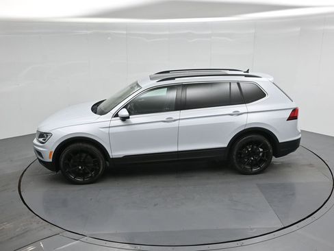 Used 2019 Volkswagen Tiguan SE w/ Panoramic Sunroof Package image 40