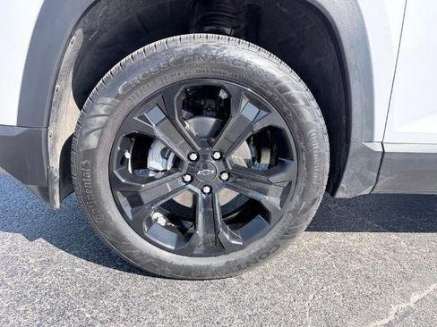 Used 2026 Chevrolet Equinox LT w/ Convenience Package II FWD image 16