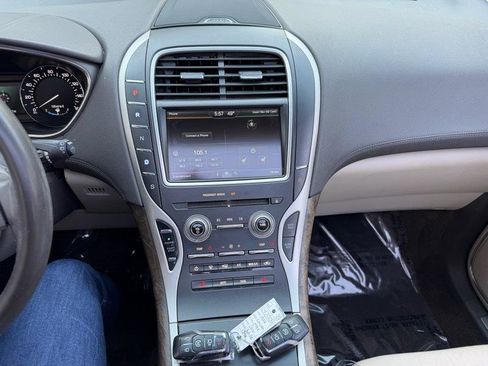 Used 2016 Lincoln MKX Select w/ Select Plus Package image 30